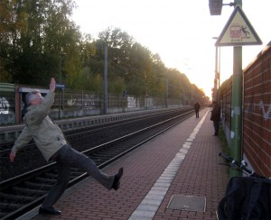 lockerungssuebung-an-der-bahnsteigkante