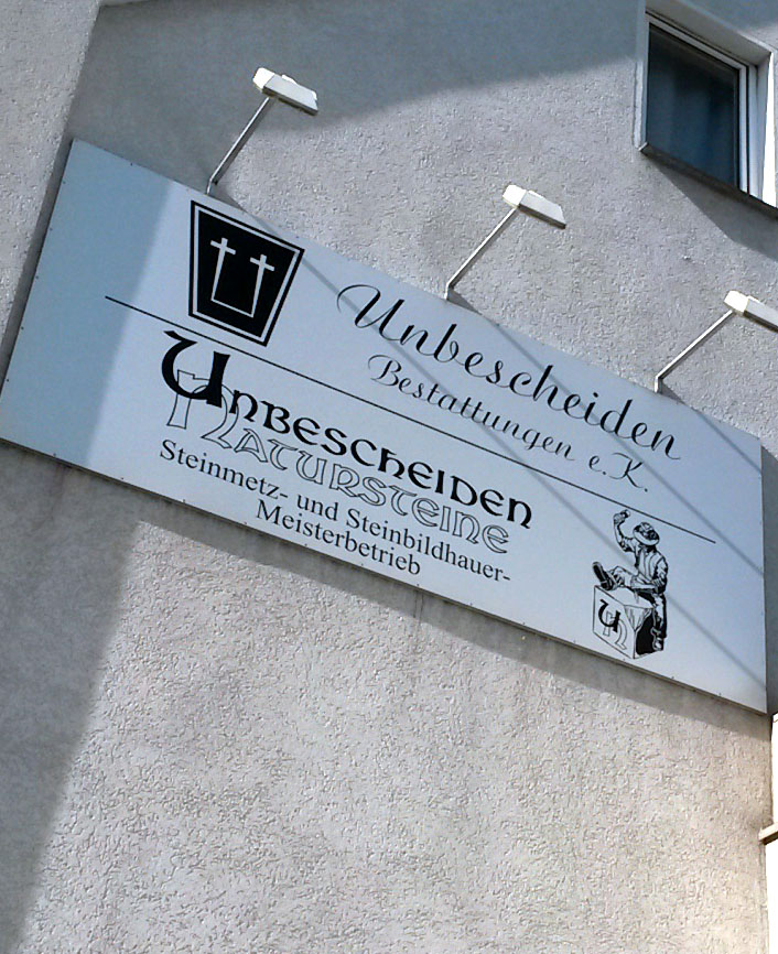 unbescheiden