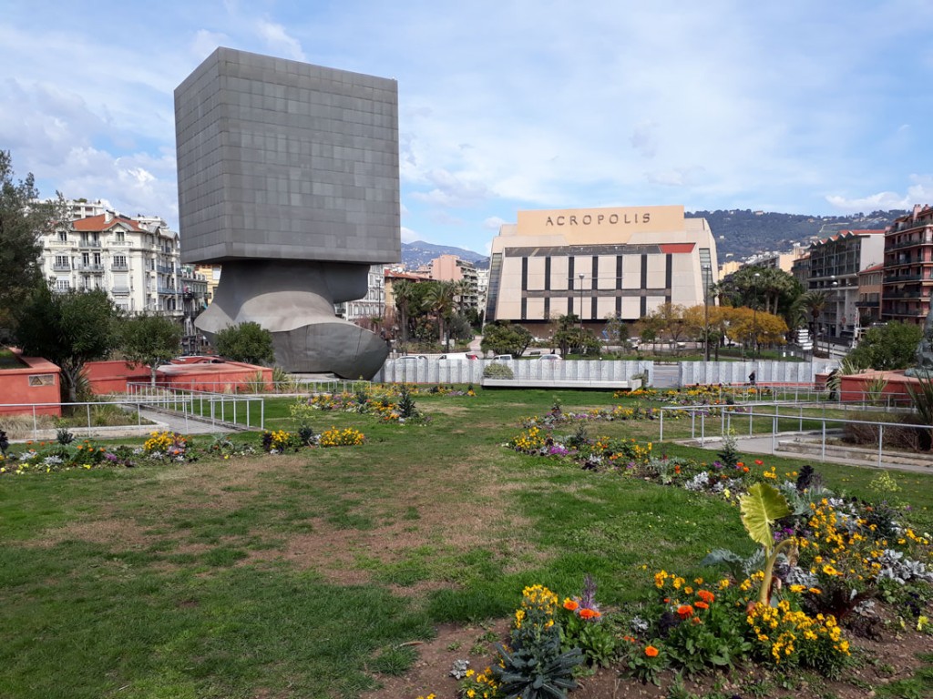 mit-blick-auf-die-akropolis